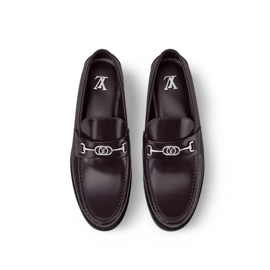 Silver buckle burgundy major loafer