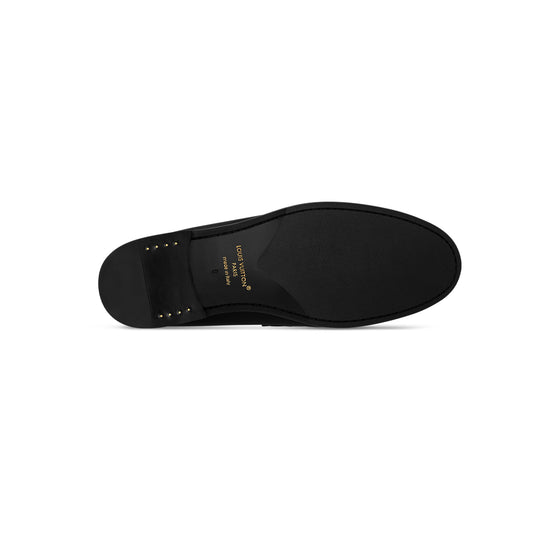 Small logo embossed black major loafer