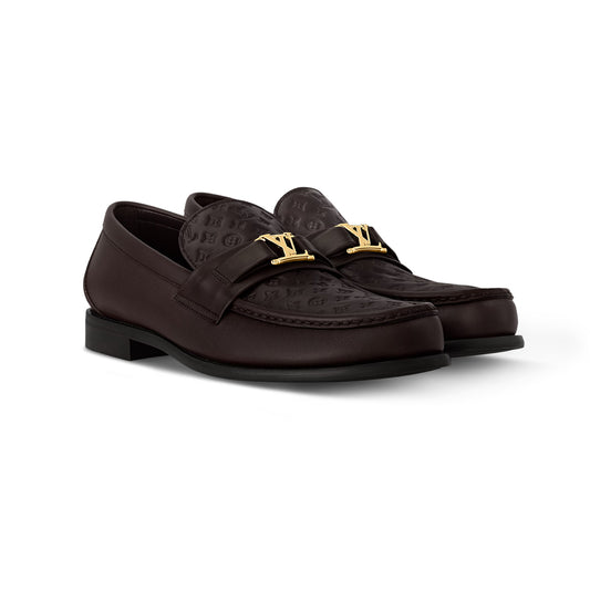 Small logo embossed brown major loafer