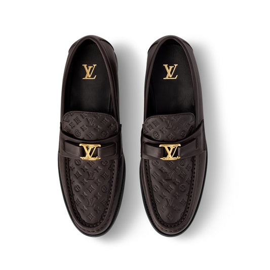 Small logo embossed brown major loafer