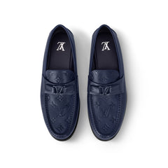Logo embossed blue major loafer