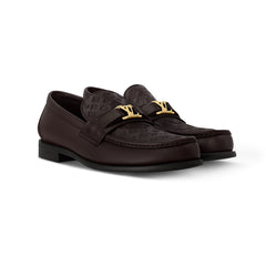 Small logo embossed brown major loafer